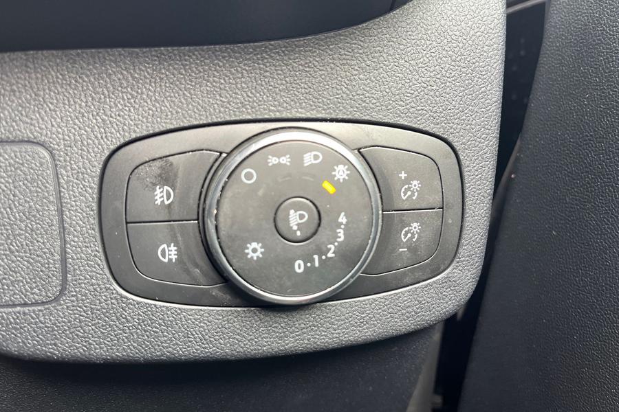 Ford PUMA Photo autoimg-c40305cb359bff85fd6db256fb8972f33dcaa6c3.jpg
