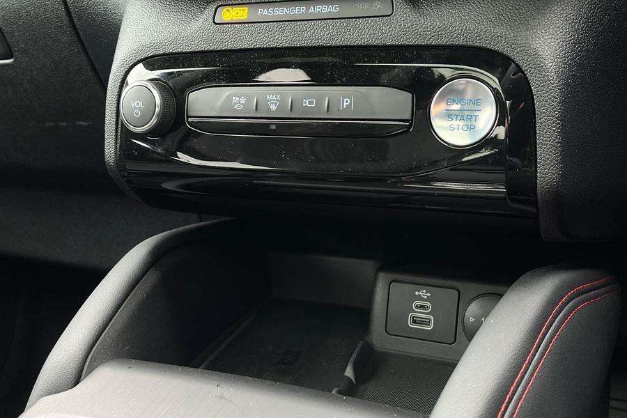 Ford Kuga Photo autoimg-c40b7d4b0cd160cbf6ceff0f34585a10e2d1d7d7.jpg