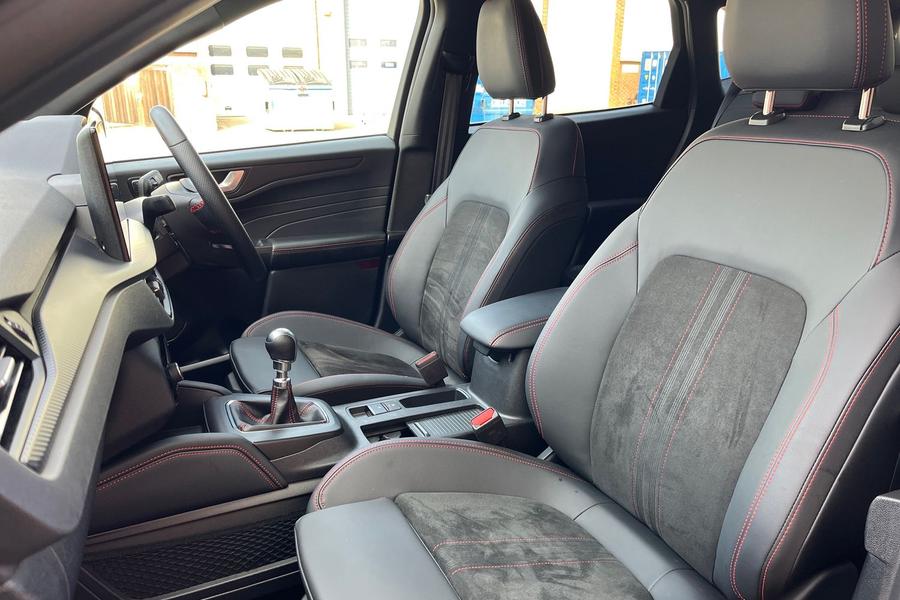 Ford Kuga Photo autoimg-c40d72d7386003b763c0d885f2ccaec0aea6447b.jpg