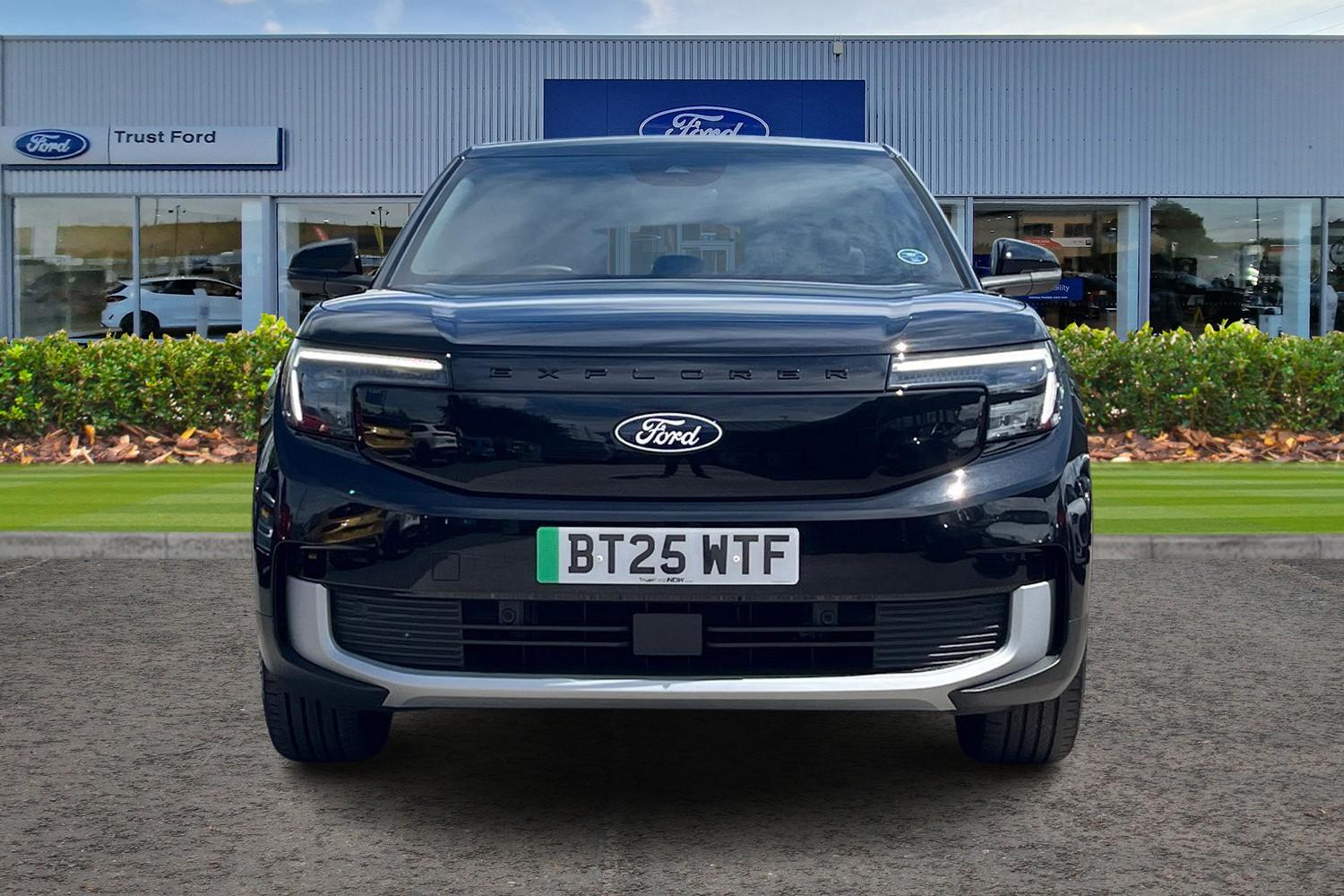 Ford Explorer Photo 5