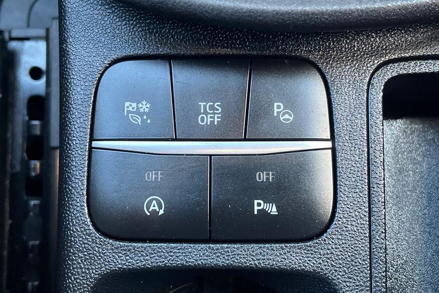 Ford PUMA Photo autoimg-c40fc7ec5bf91224cbd58e962fffefcb0be15286.jpg