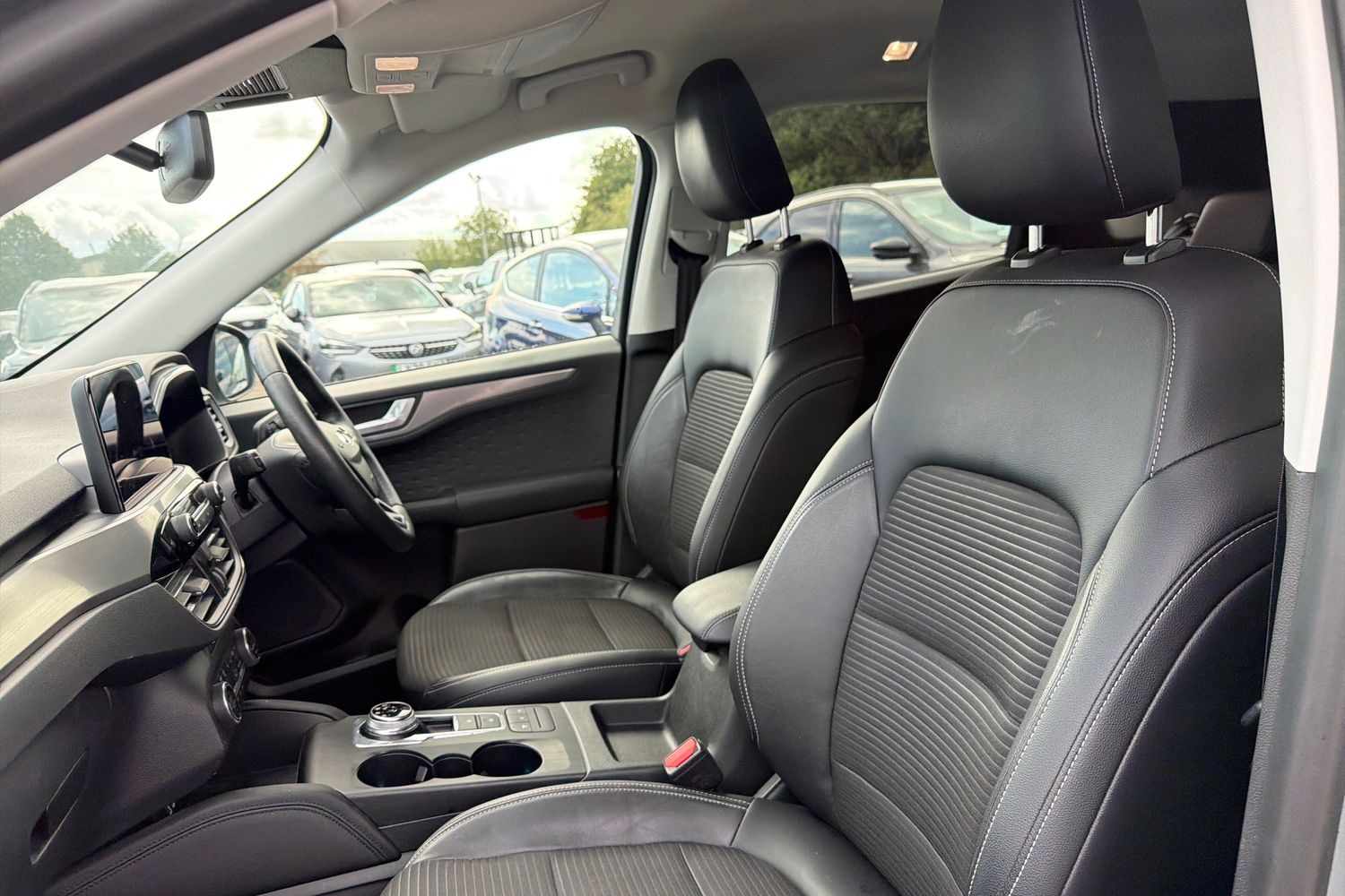 Ford KUGA Photo 18