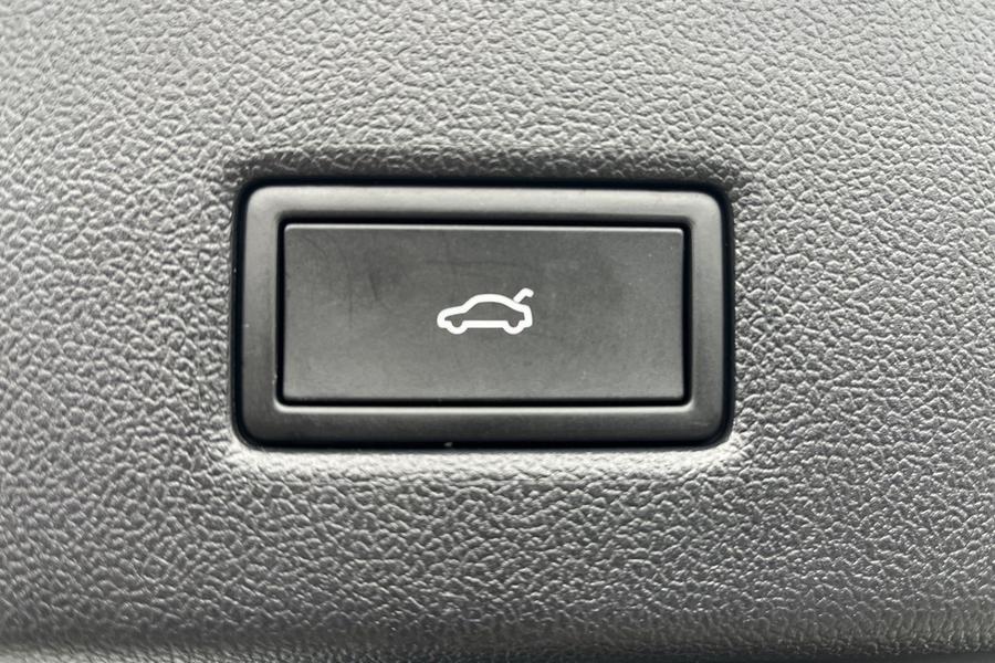 Ford Explorer Photo autoimg-c41b756905daa1c5f339bdce2da1dd5a4cbef94e.jpg