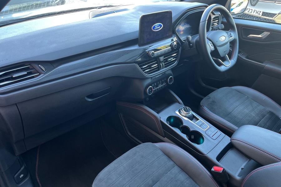 Ford KUGA Photo autoimg-c41b8924531678621f9278ee096d101d8d6bbef2.jpg