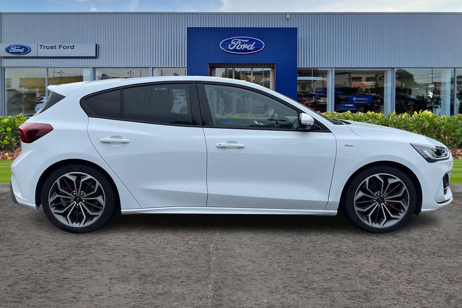 Ford Focus Photo 2