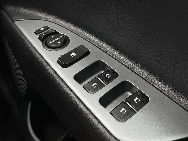 KIA Stonic Photo 34