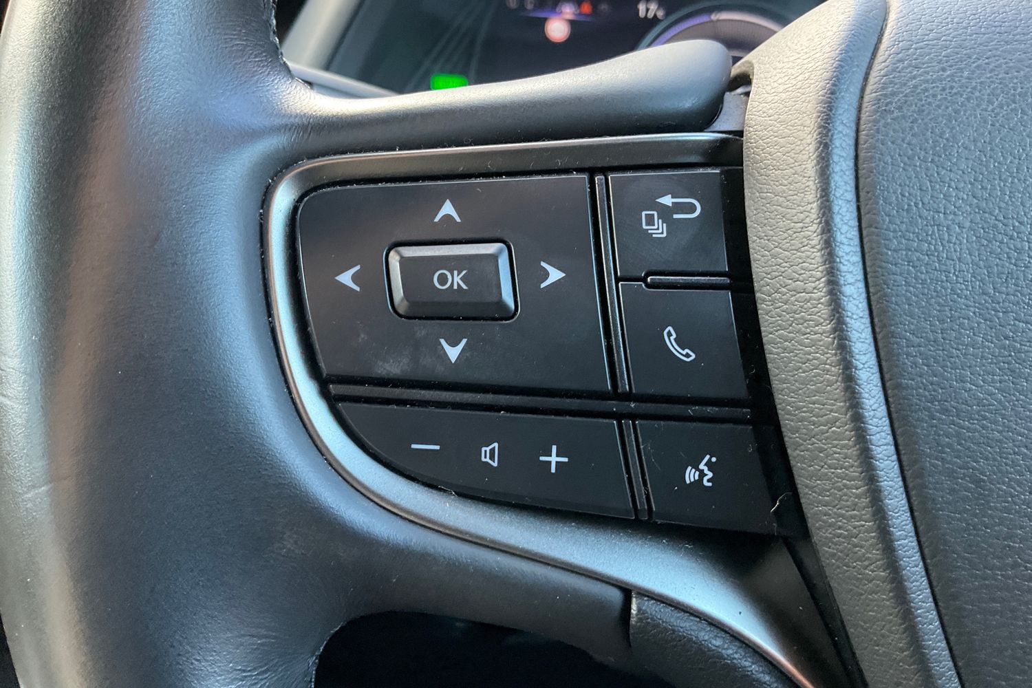 Lexus UX Photo 29