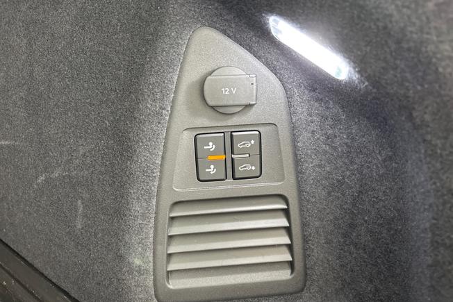 VOLKSWAGEN Touareg Photo 35