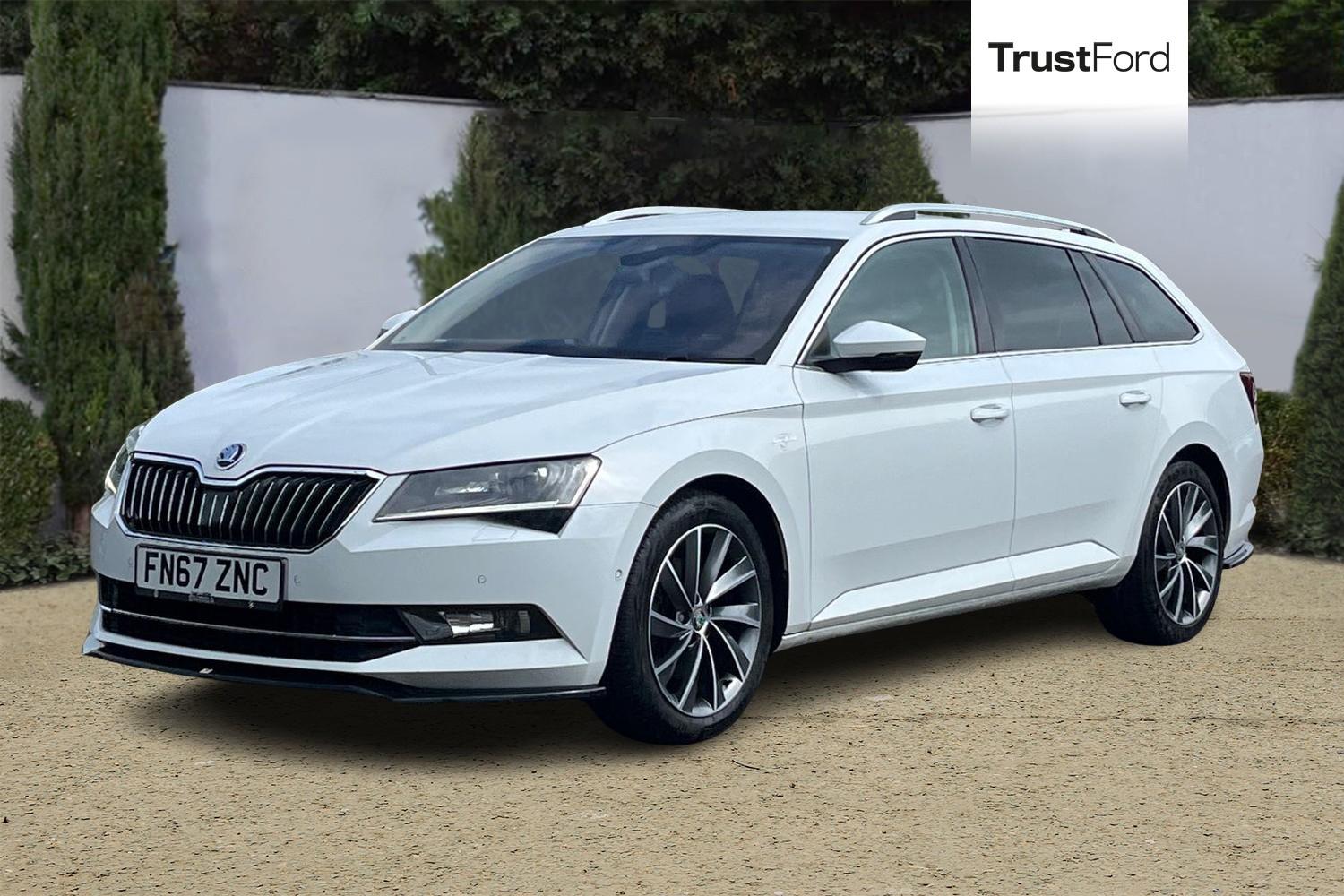 Skoda SUPERB Photo 4
