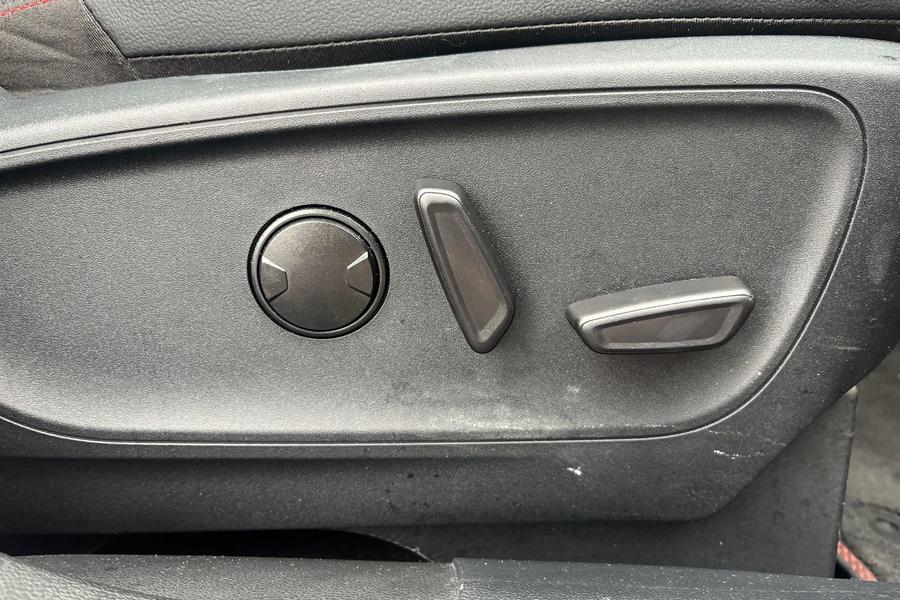 Ford KUGA Photo autoimg-c42160364b64d71f7f91caf5e7e376db7eacd1f2.jpg