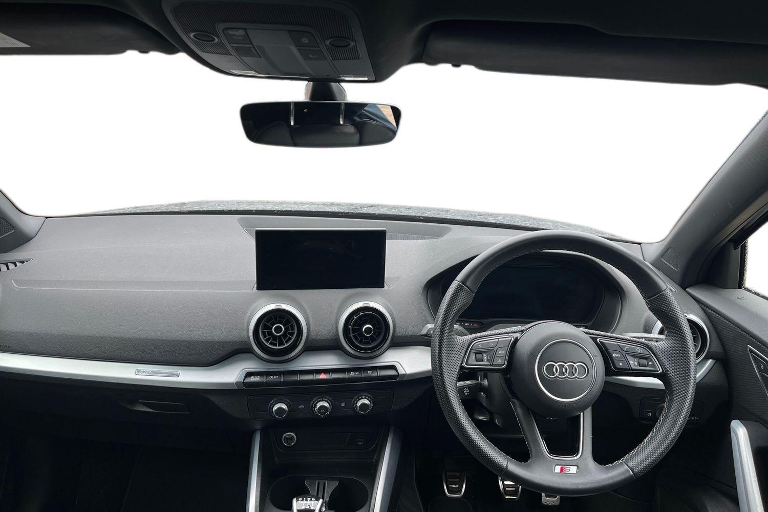 Audi Q2 Photo 10