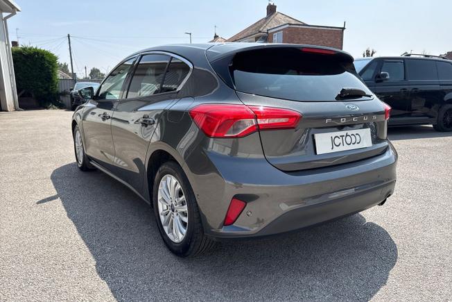 FORD Focus Photo 23