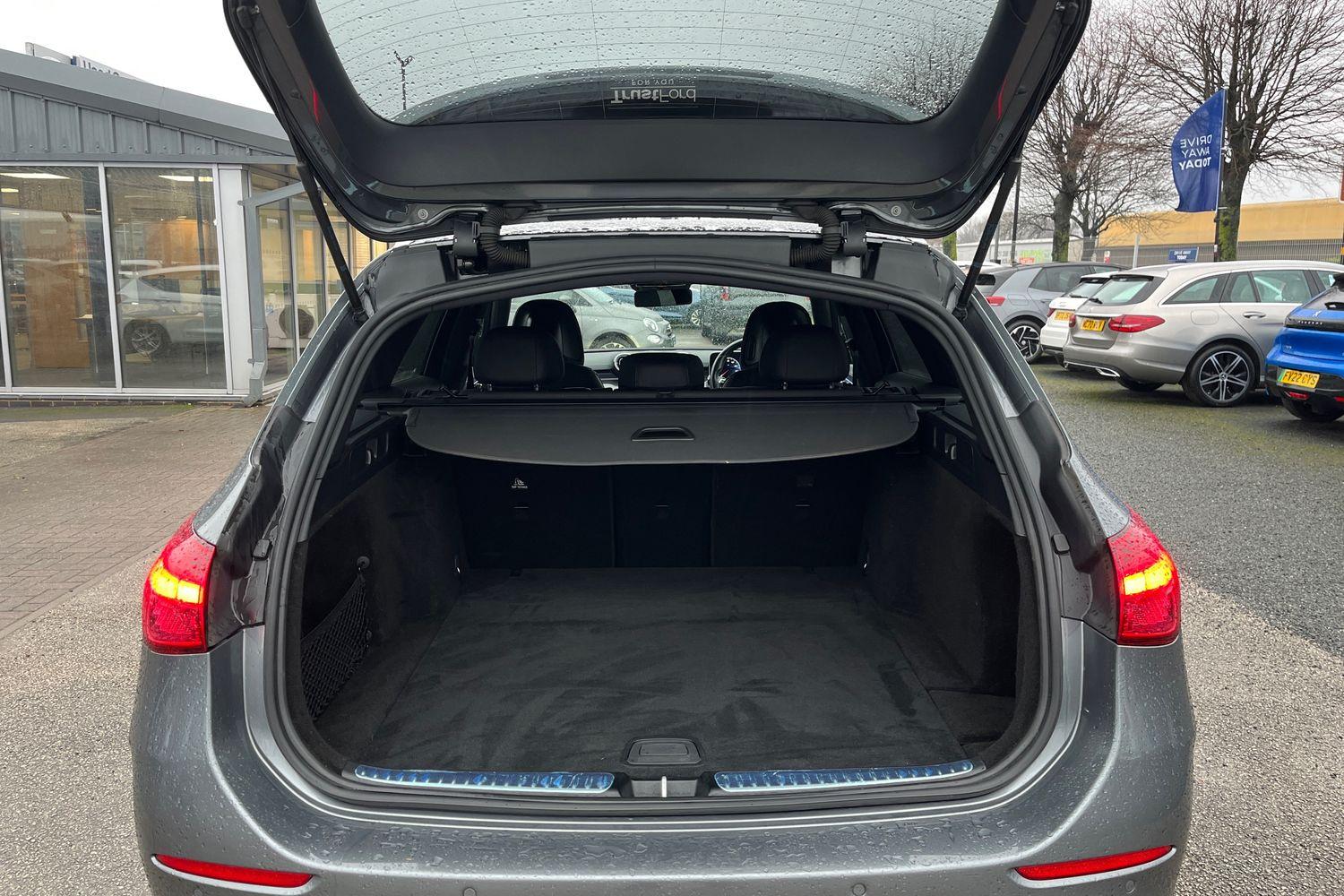 Mercedes-Benz C CLASS Photo 20