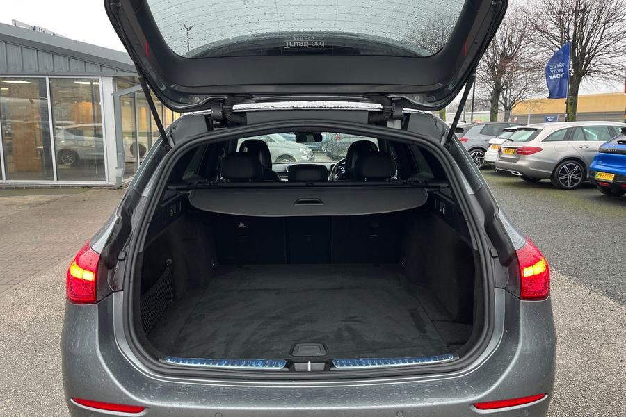 Mercedes-Benz C CLASS Photo autoimg-c4376ef12b11d46431ee7abdd64fe9cd42ff9490.jpg
