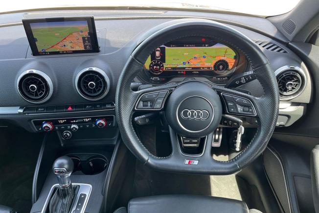 AUDI S3 Photo 11