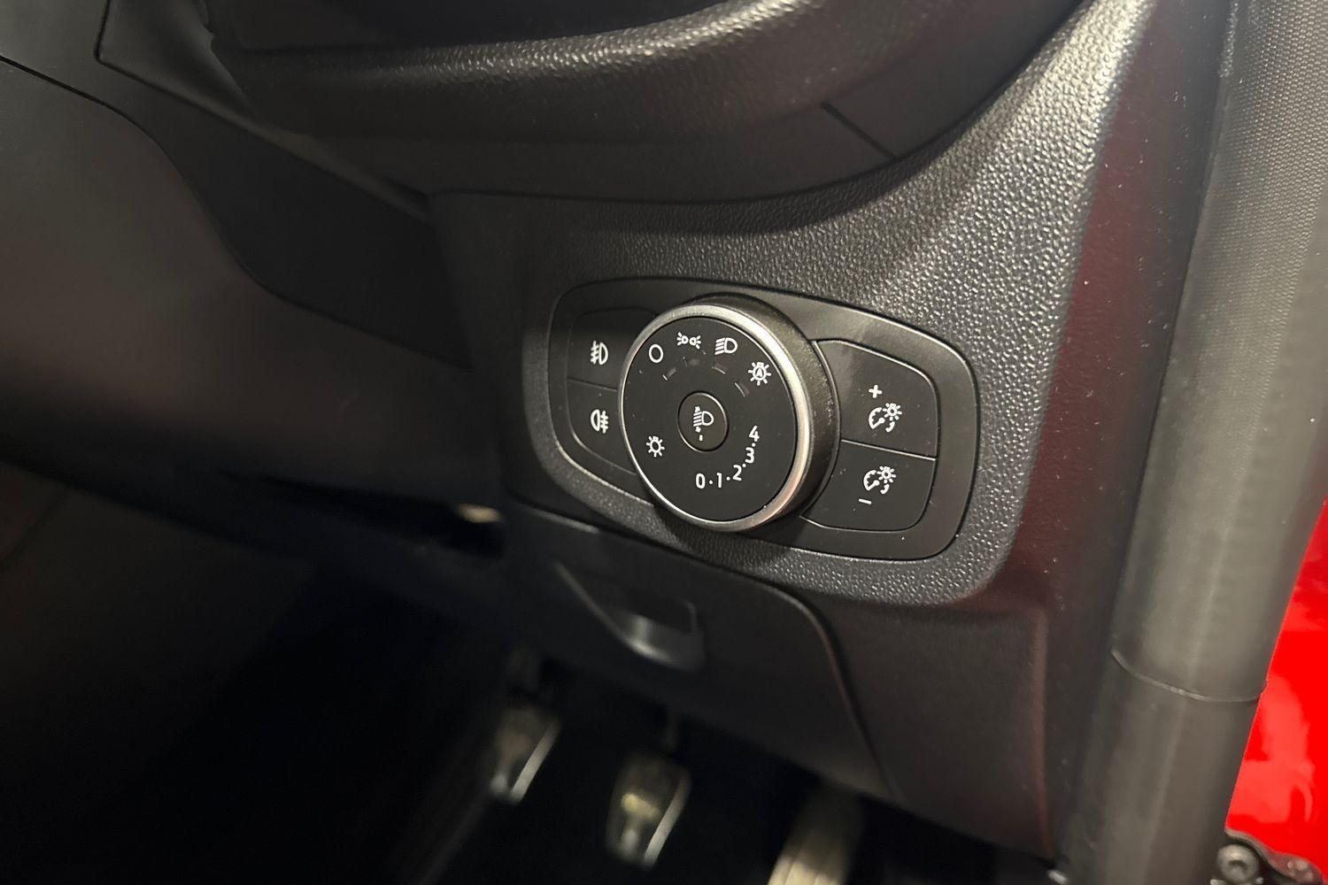 Ford FIESTA Photo 24