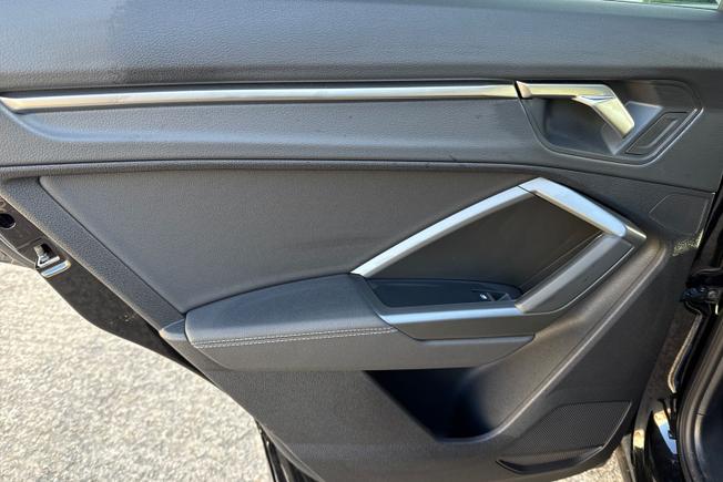 AUDI Q3 Photo 49