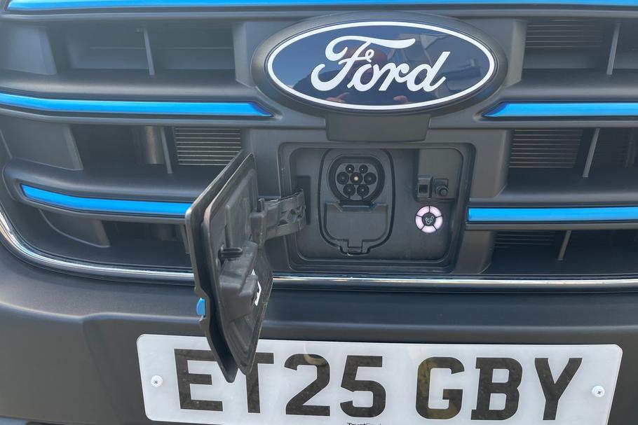Used FORD E-TRANSIT ET25GBY 7