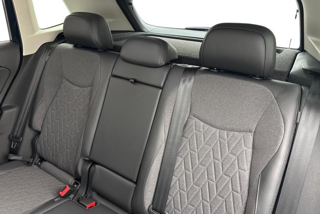 VOLKSWAGEN Tiguan Photo 9