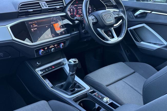 Audi Q3 Photo 25