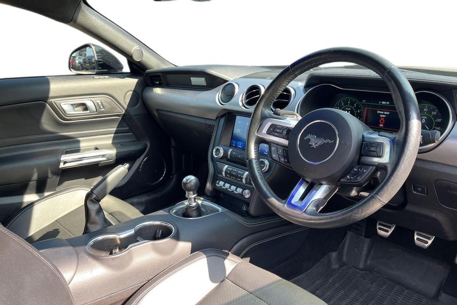 Ford MUSTANG Photo autoimg-c447c433cda209f3d6ffc6ec17443cfa0a066054.jpg