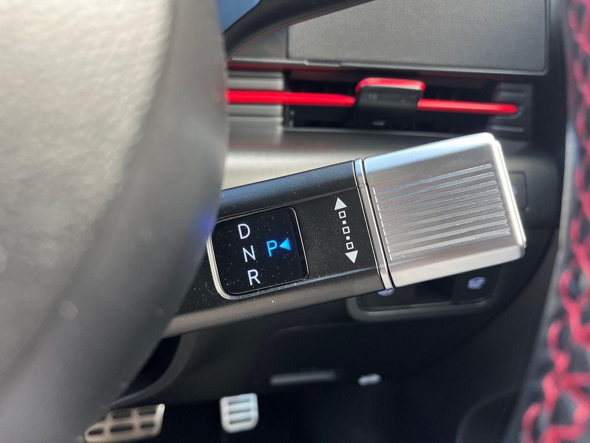 Hyundai KONA Photo 13