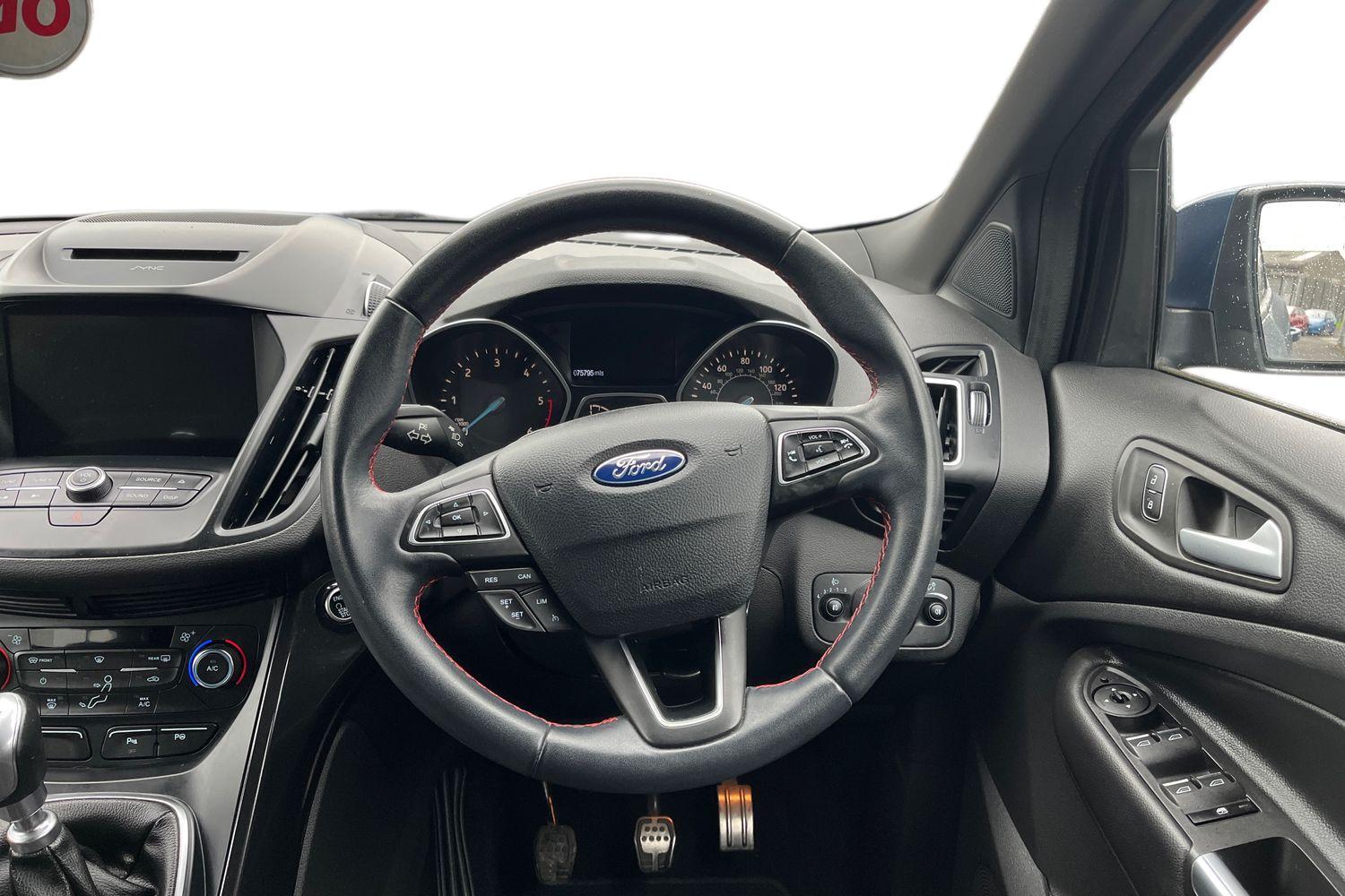 Ford KUGA Photo 10