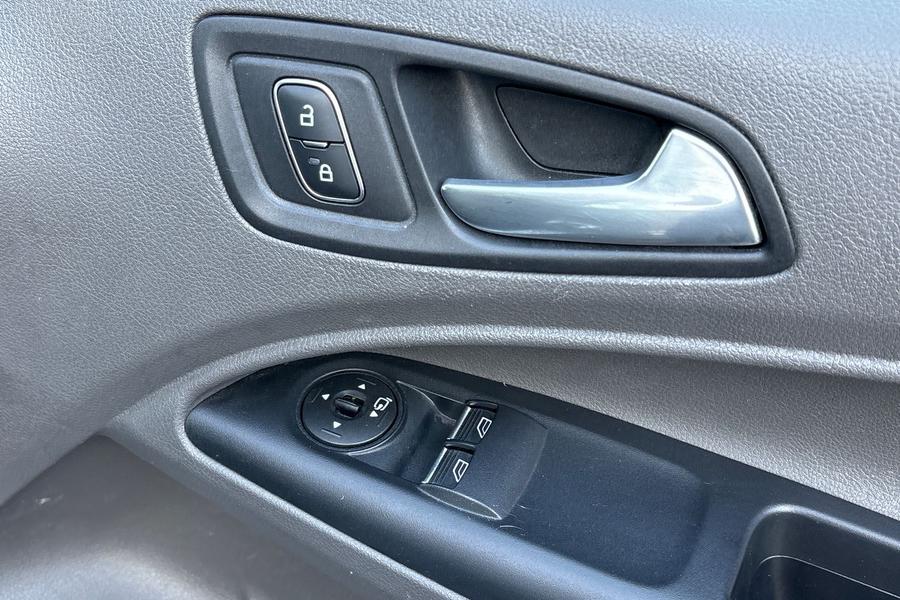Ford TRANSIT CONNECT Photo autoimg-c44e02941a5e4f736c5dc1f6694f860f9c6d9a87.jpg