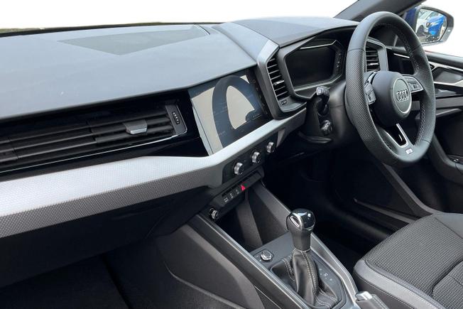 AUDI A1 Photo 2
