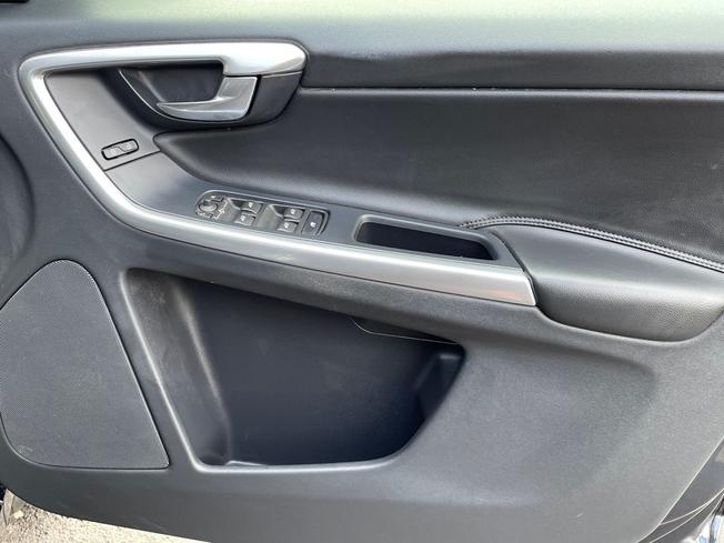 VOLVO XC60 Photo 30