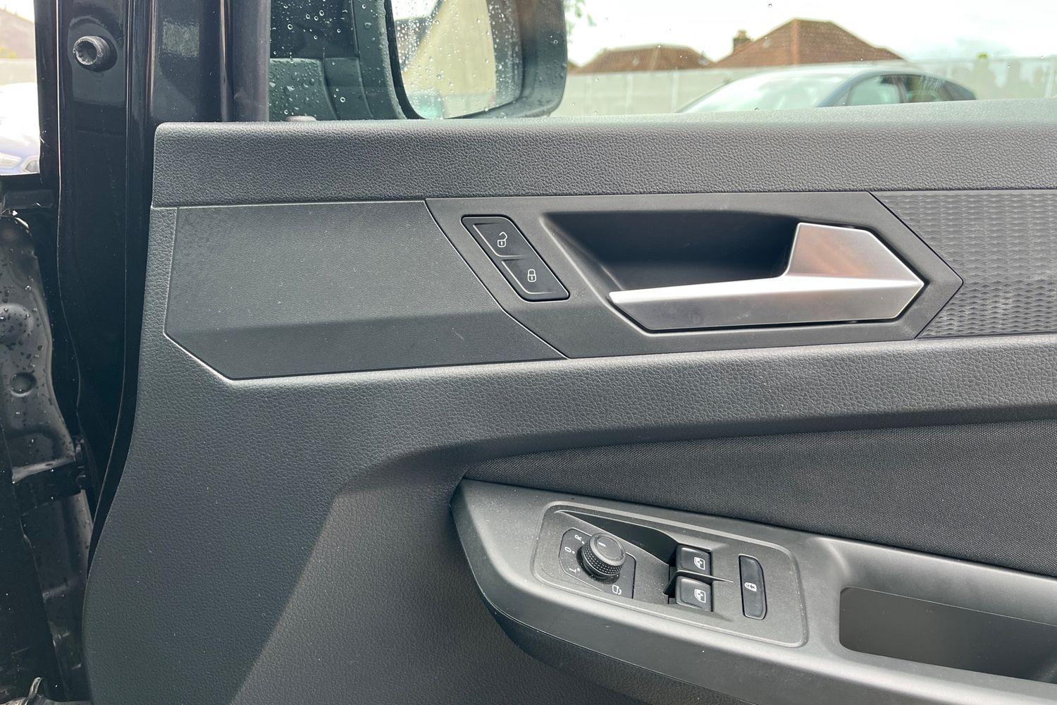 Ford GRAND TOURNEO CONNECT Photo 24