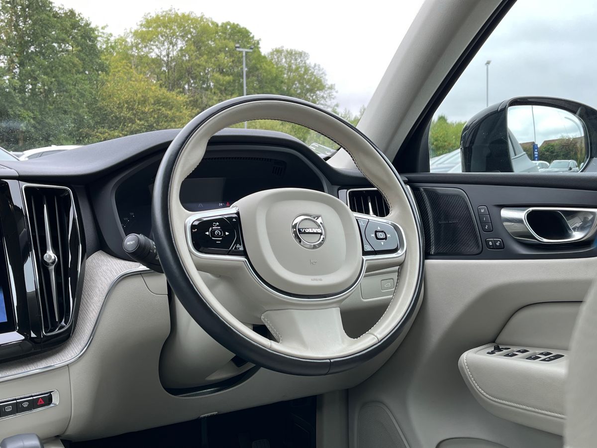 Volvo XC60 Photo 14