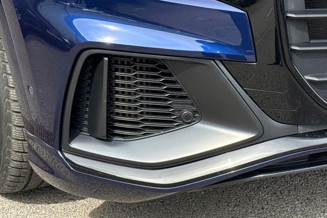 Audi Q8 Photo 21