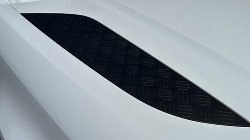 Land Rover Defender Photo autoimg-c4613bf910b5be595a72fe1c0e82dde9cb531b3d.jpg