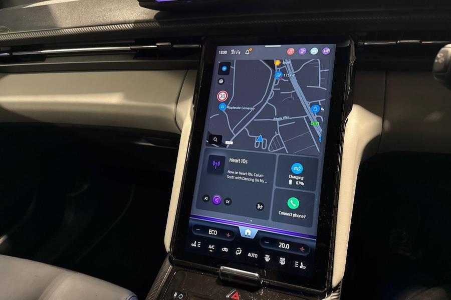 Ford Explorer Photo autoimg-c462381c794fd8046f76c7e2c33435b95a757778.jpg