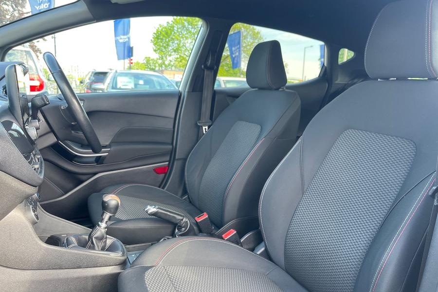Ford FIESTA Photo autoimg-c465e2555a7c0f18a3c7220771fb359e8479d5c6.jpg