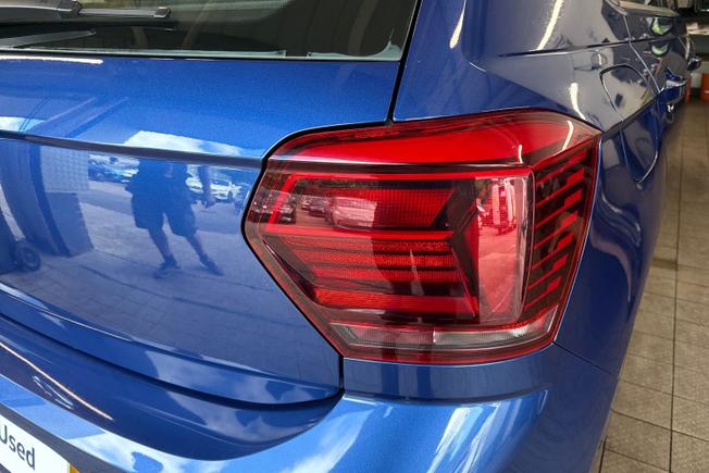 VOLKSWAGEN Polo Photo 18
