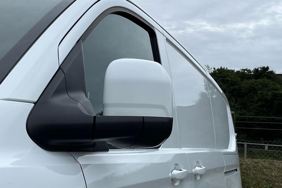 Used Ford TRANSIT CUSTOM FP24XFO 27