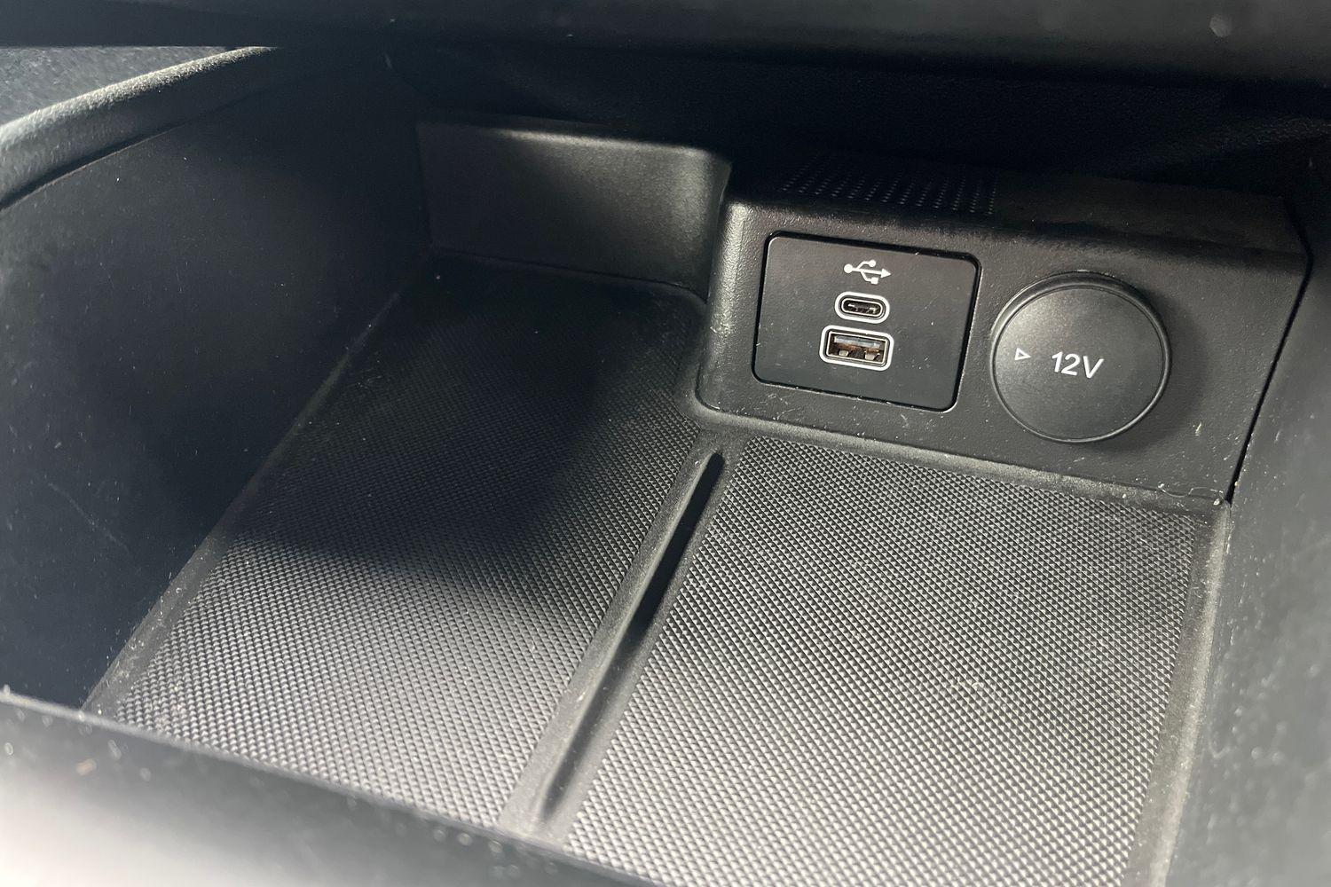 Ford KUGA Photo 28