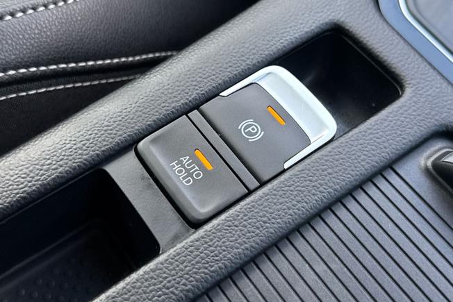 VOLKSWAGEN Passat Photo 35
