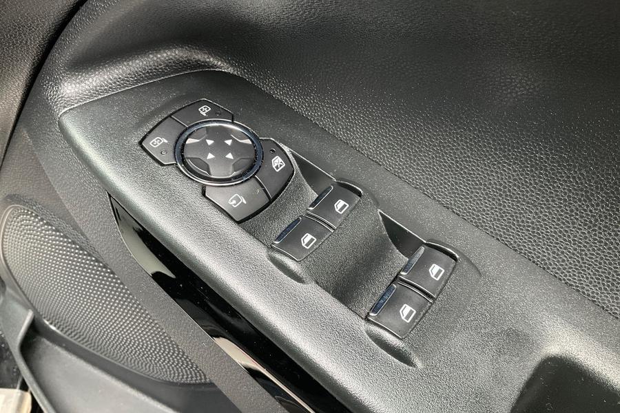 Ford ECOSPORT Photo autoimg-c46caea7cb0b14b1115fbdebcbc73d8234cbdec1.jpg