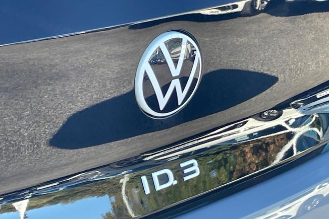 VOLKSWAGEN ID.3 Photo 23