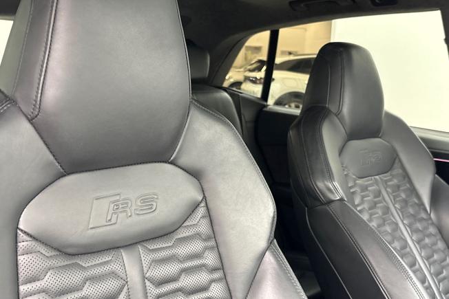 AUDI Rsq8 Photo 34