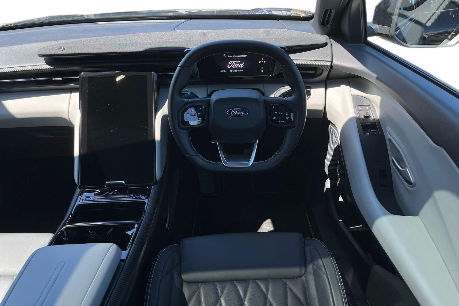 Ford Explorer Photo 10