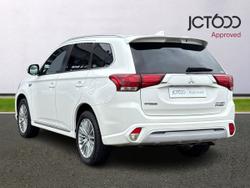 MITSUBISHI Outlander Photo 3