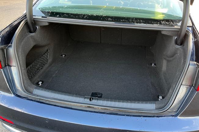 AUDI A6 Saloon Photo 13