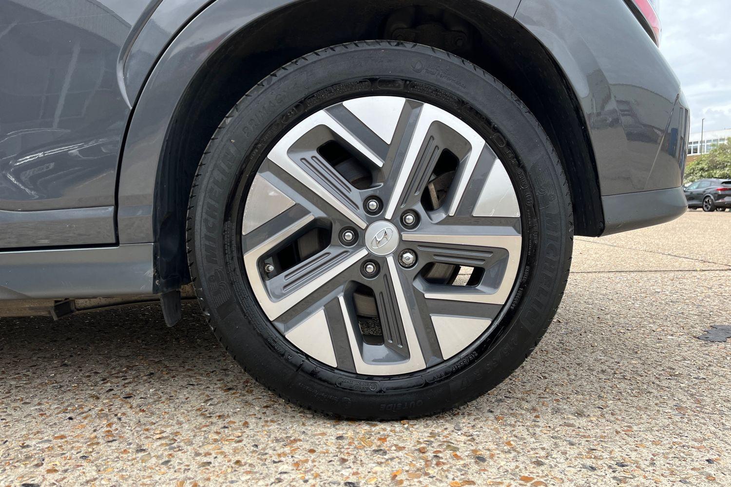 Hyundai KONA Photo 7