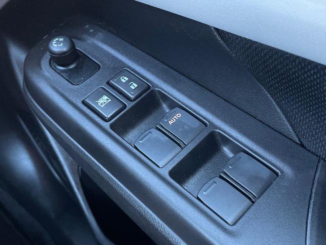 SUZUKI Swift Photo 33