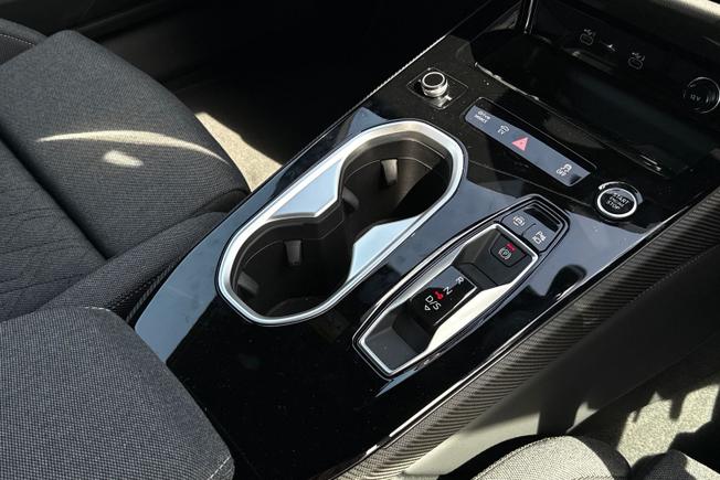 AUDI A6 Saloon Photo 30