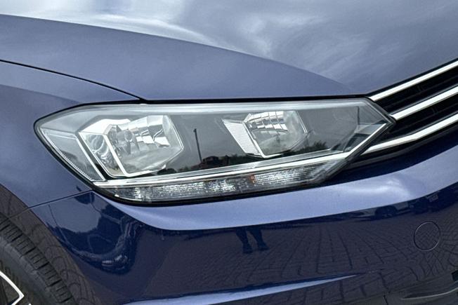 VOLKSWAGEN Touran Photo 19